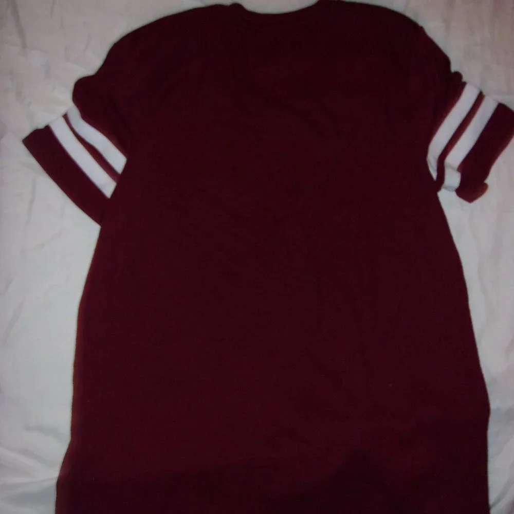 ⭐️5/$15! So maroon striped tee - Picture 2 of 3